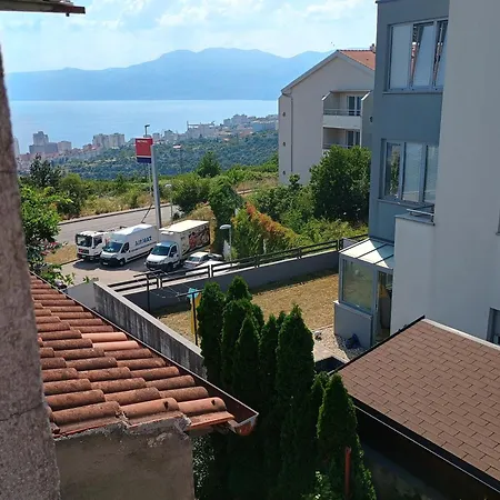 Moon Light-free Parking