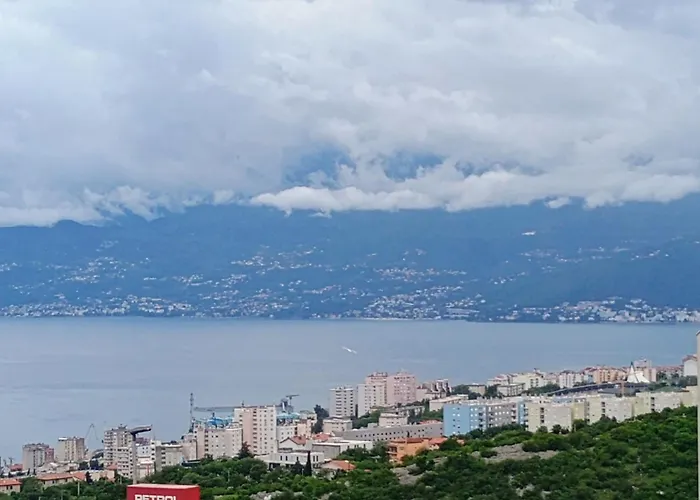 Moon Light-free Parking Rijeka