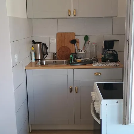 Moon Light-free Parking Apartment